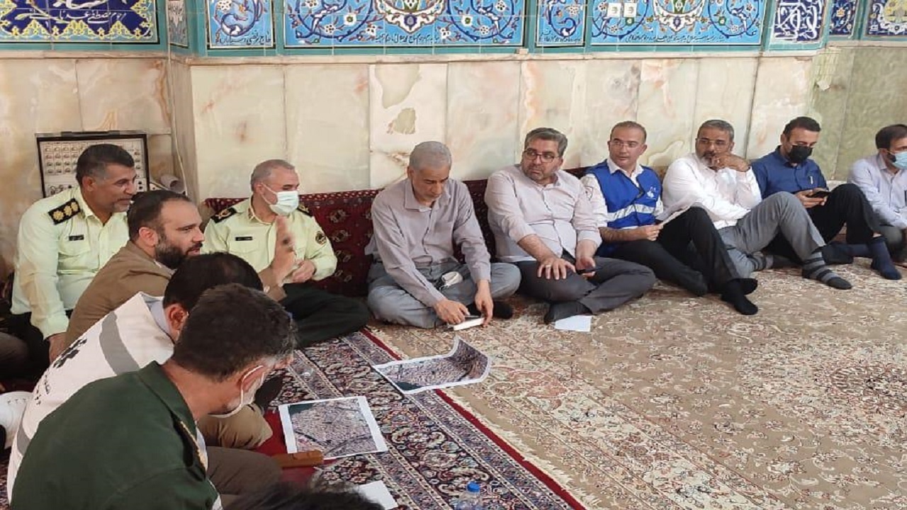 حضور استاندار خوزستان در آبادان در پی ریزش ساختمان متروپل
